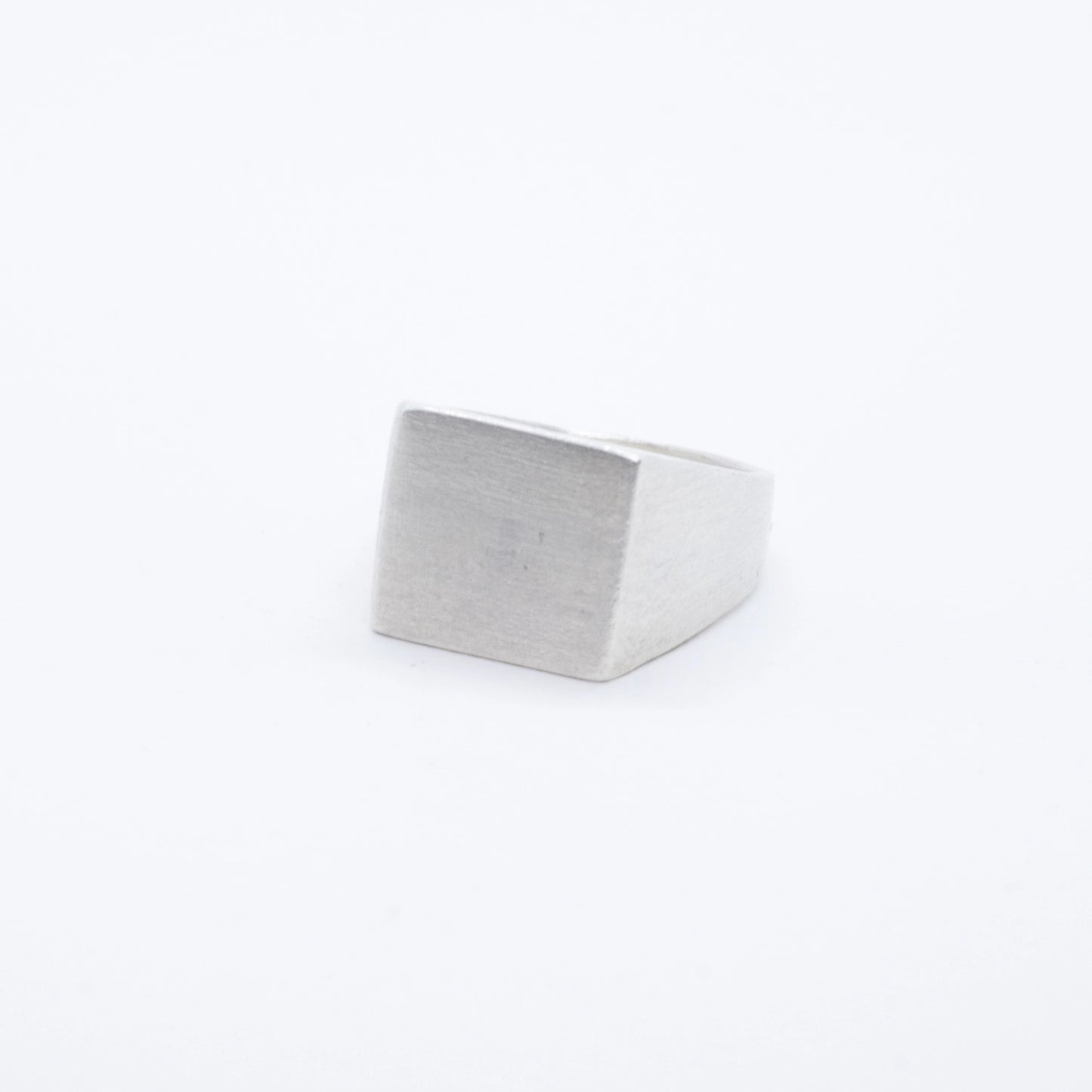 ZEUS SIGNET RING