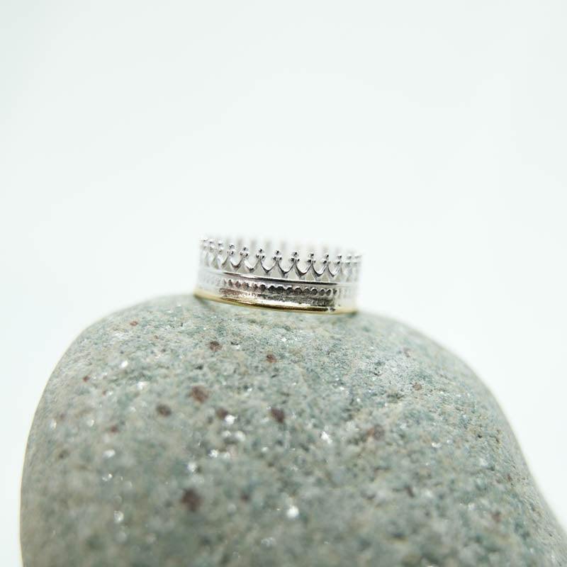 Bague Femme Elisabeth II - Plaqué Or Fin - Avec Diamants Zirconiums - Fait Main - Neuf + Boîte Cadeau