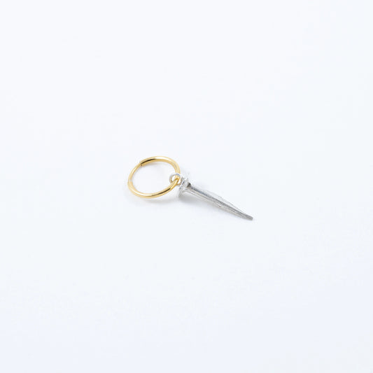 BOUCLE D'OREILLE CLOU