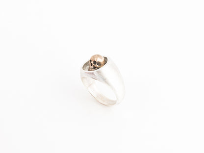 BAGUE CHEVALIÈRE VANITÉ