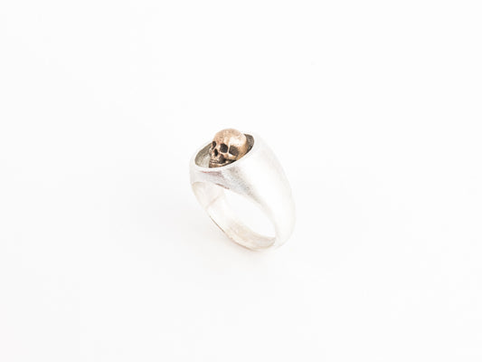 BAGUE CHEVALIÈRE VANITÉ